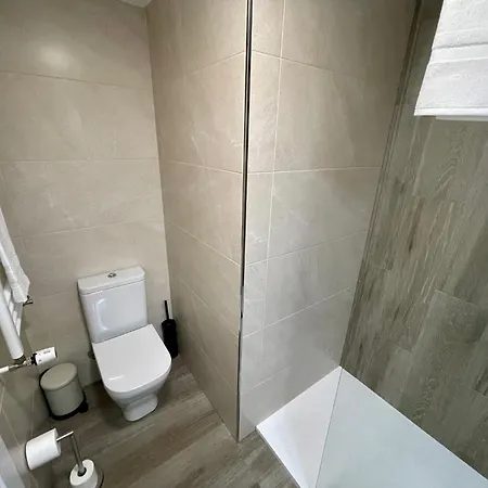 Apartamento Dau Centro Free Parking Ii *